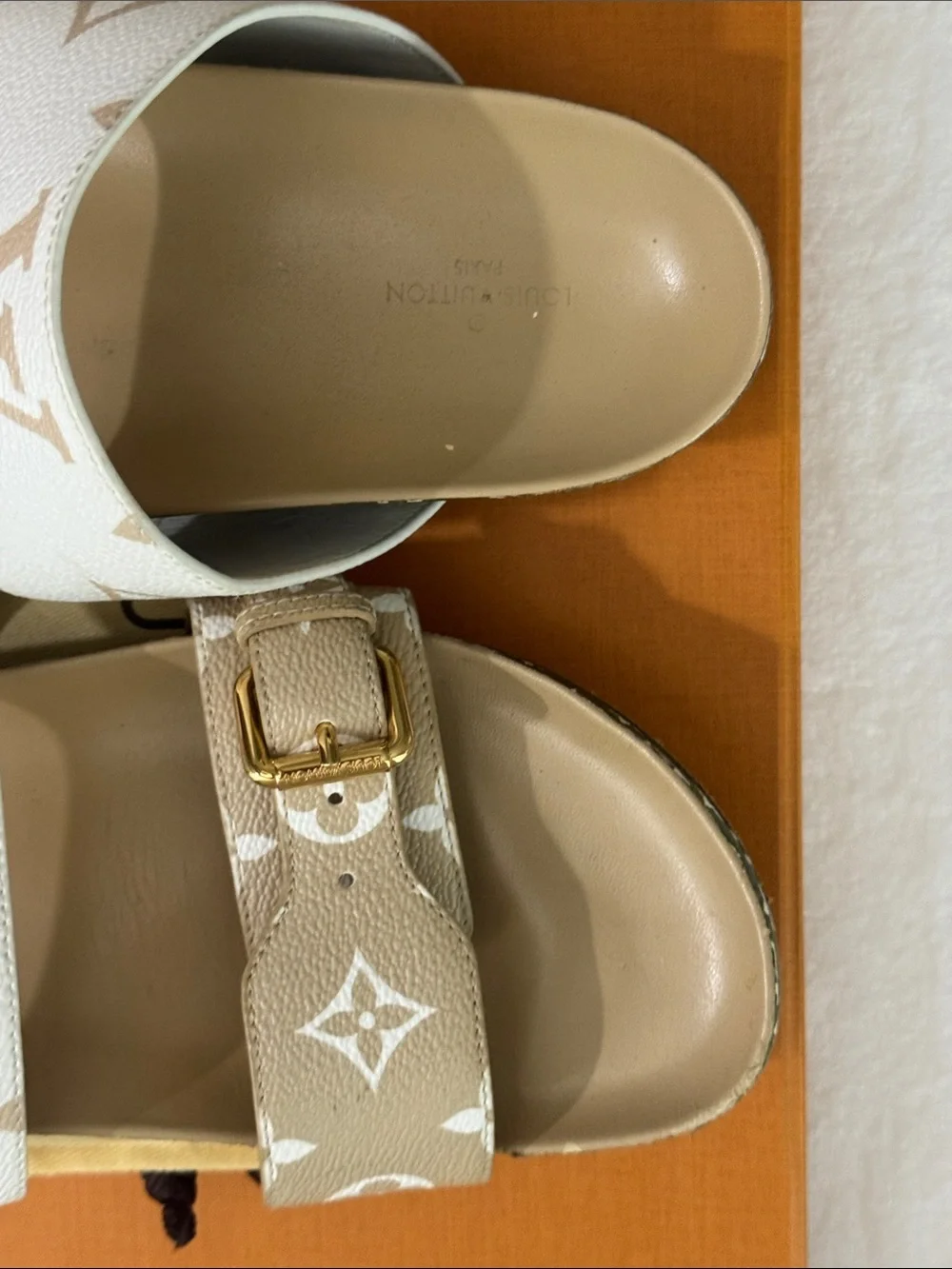 Louis Vuitton Bom Dia White & Tan Monogram Double-Strap Slide Sandals Sz 38